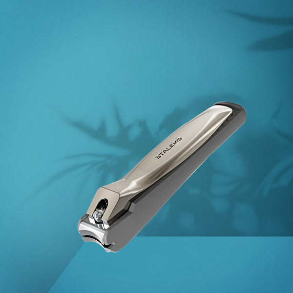 Nail clipper with container for nails BEAUTY & CARE 20